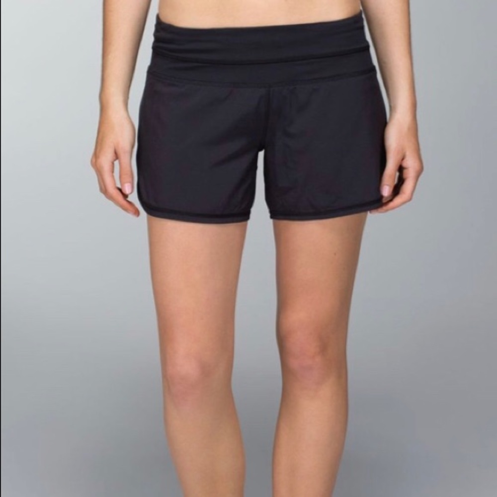 Lululemon Groovy Run Short Black Sz 8 4.5” inseam